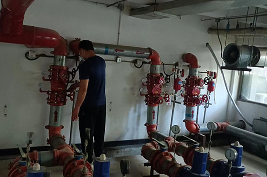 合規與安全并重:會議中心<a href=http://www.xiaofangweibao.com target=_blank class=infotextkey>消防維保</a>的法規標準與實踐路徑